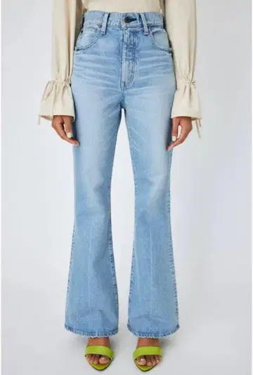 23인치 MOUSSY MVS L/BLU FLARE