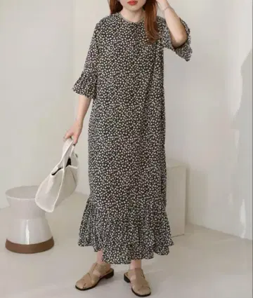 Bab 바브 밑단 언밸런스 플리츠 원피스