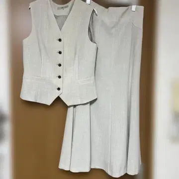 JUSGLITTY 베이지 셋업 사이즈 2