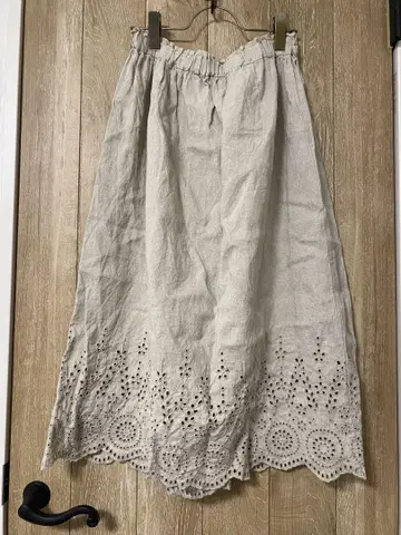 USED 사만사 모스모스 린넨 섬세 스캘럽 자수 스커트
