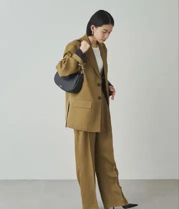 russet 러셋 하프문 원 숄더백