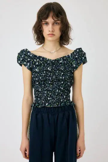 moussy 오프숄더 상의 2024 SS