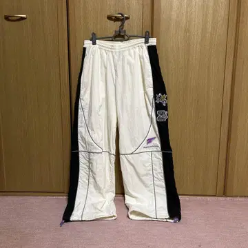 계속 한밤중이면 좋을 텐데. 즈토마요 Nylon Pants (White)