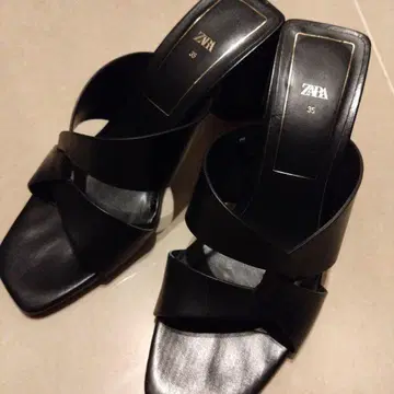 ZARA 블랙 샌들 35