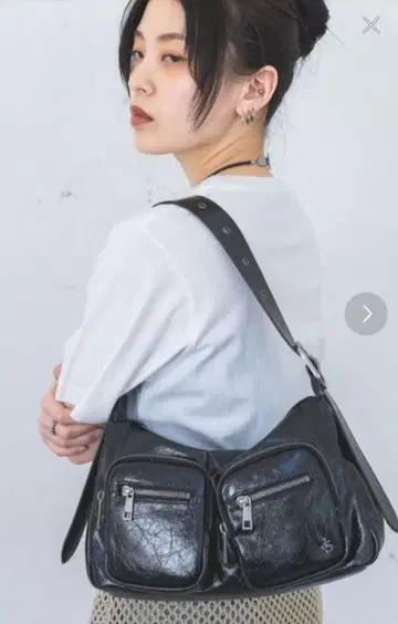 지나시스 숄더백