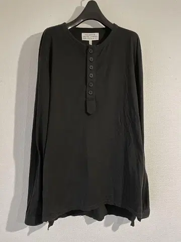 MASU 단추 컷소우 버튼 헨리넥 긴팔 티셔츠