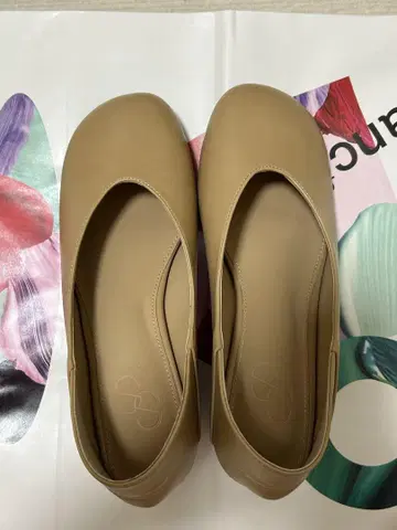 Spick & Span 베이지 펌프스