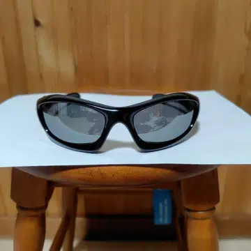 오클리 몬스터 독 케이스 포함