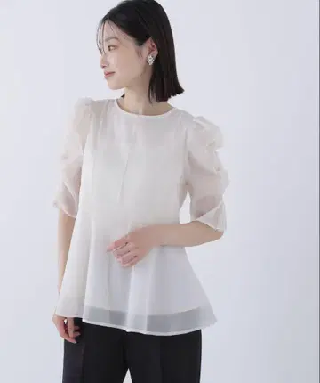 시어 페플럼 블라우스 NATURAL BEAUTY BACIC