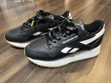 Reebok 블랙 스니커즈 통굽 24.0cm