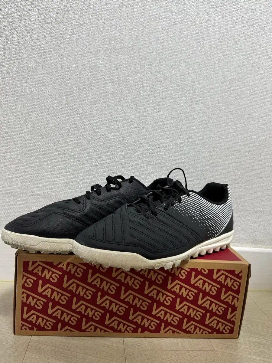 데카트론 축구화 285 | 브랜드 중고거래 플랫폼, 번개장터