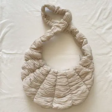 COS 숄더백