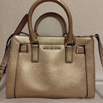 MICHAEL KORS 골드 숄더백