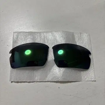 오클리 편광 그린 렌즈 흠집 있음