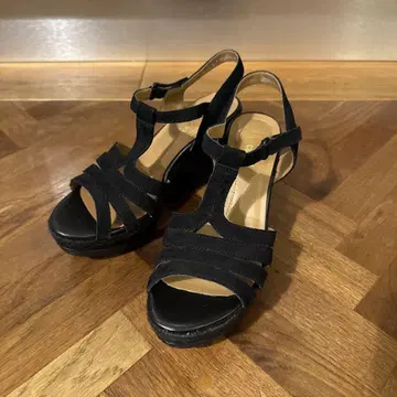 Clarks 블랙 웨지 샌들 24.5cm