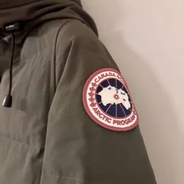 CANADA GOOSE 밀리터리 그린 맥켄지 사이즈 S