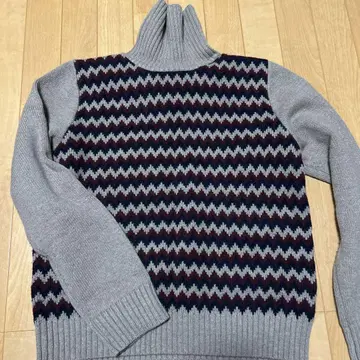 아페쎄 터틀넥 니트 스웨터