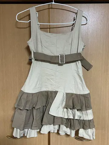 다리치 언더 벨트 플리츠 미니 원피스