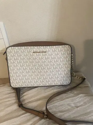 MICHAEL KORS MK 로고 숄더백