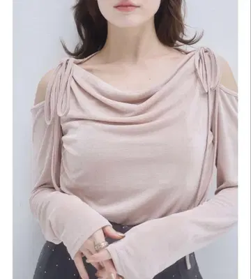 mellowneon 드레이프 리본 상의 핑크 긴팔 티셔츠 어깨 트임