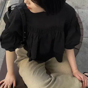 eaphi 뷔스티에 라인 볼륨 프릴 블라우스
