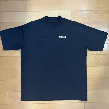 [ TFW49 ] HALF MOCKNECK T 레어 아이템