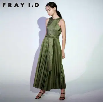 미품 [FRAY I.D] 프론트 턱 플리츠 슬리브리스 롱 원피스