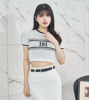 다리치 로고 파일 니트 탑 화이트
