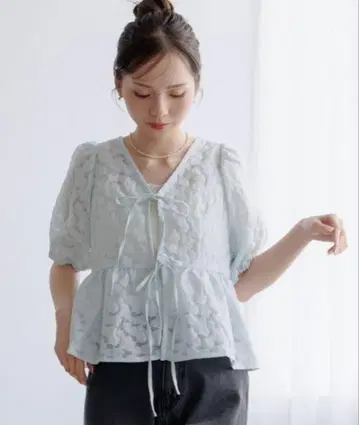 글로스 플라워 블라우스