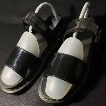Dr. Martens (닥터마틴) 샌들