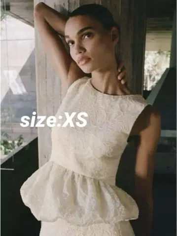 ZARA 엠보싱 가공 페플럼 상의 카바 - 품번 2838/600 XS