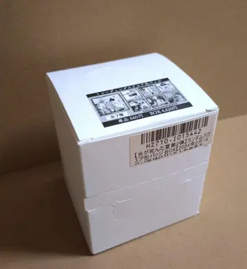 빛이 죽은 여름 트레이딩 랜덤 스퀘어 캔뱃지 box 미개봉
