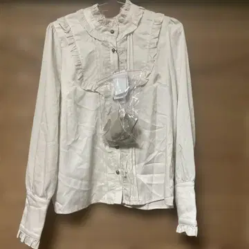 프릴 장식 아이보리 긴팔 셔츠 F 사이즈