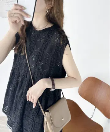 입체 티어드 블라우스