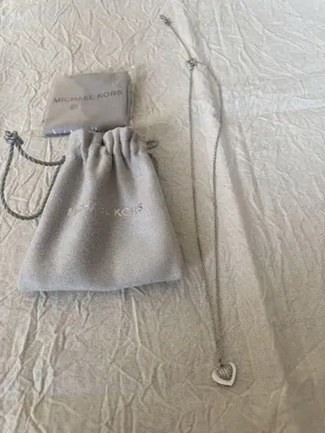 MICHAEL KORS 하트형 목걸이