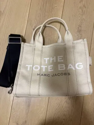 MARC JACOBS THE TOTE BAG 베이지