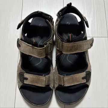 ecco 스포츠 샌들 브라운