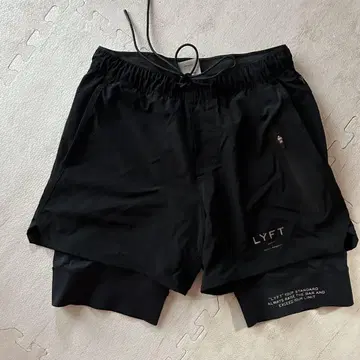 LYFT 블랙 숏팬츠