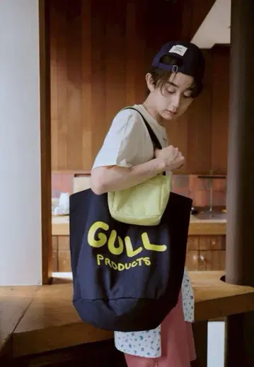 commom gull products. 히키코모리 BAG 네이비