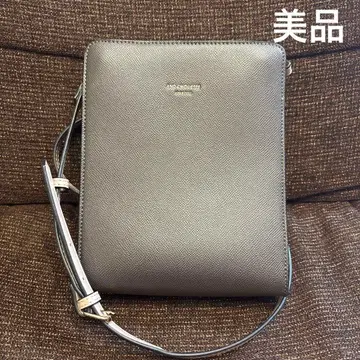 &chouette 세로형 스퀘어 숄더백 브라운 앤 슈에뜨