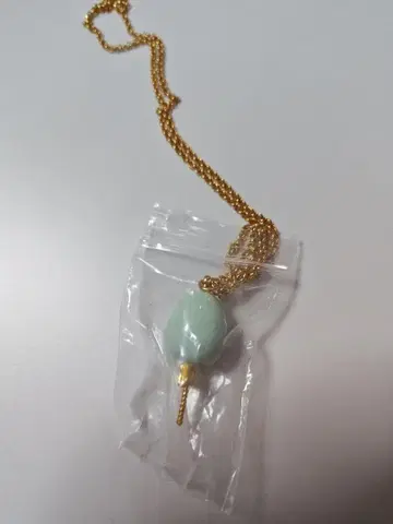 Q-pot 부활절 에그 목걸이