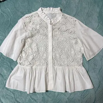 ZARA 페플럼 자수 블라우스
