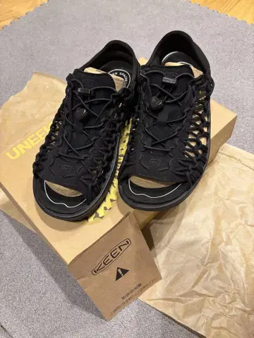 KEEN UNEEK II OT 킨 유니크 2 샌들 블랙 27cm