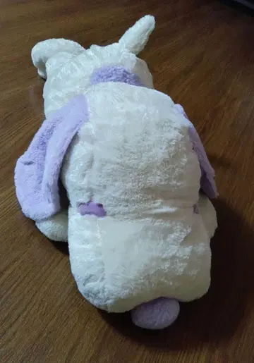 스누피 엎드린 봉제인형 화이트 & 보라색