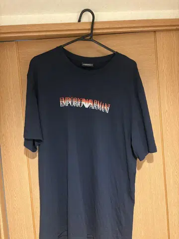 Emporio Armani 네이비 티셔츠