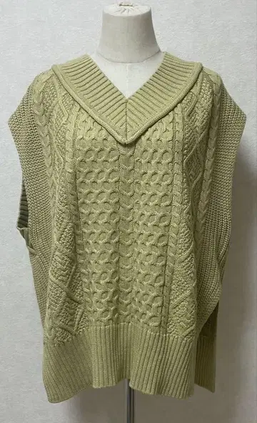 새상품 OUTERSUNSET cable knit vest 니트 베스트