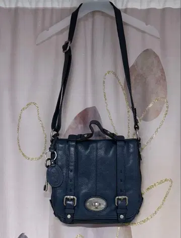 파슬 턴락 카우하이드 가죽 키 참 숄더백