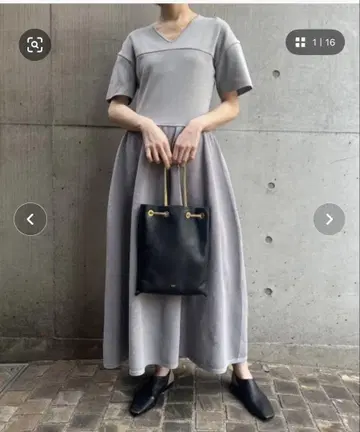 LE CIEL BLEU 니트 드레스 / Knitted V Dress