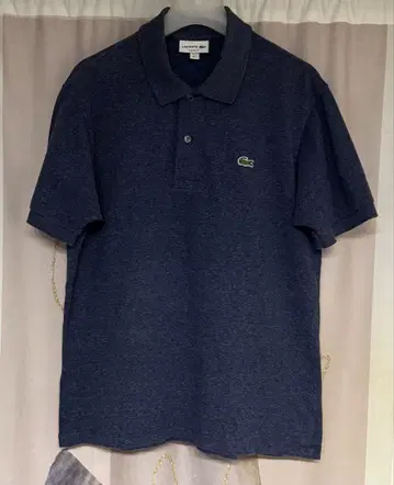 라코스테 원포인트 자수 클래식 핏 피케 셔츠 인디고 블루