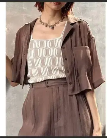 무루아 샤이니 시어 숏 셔츠